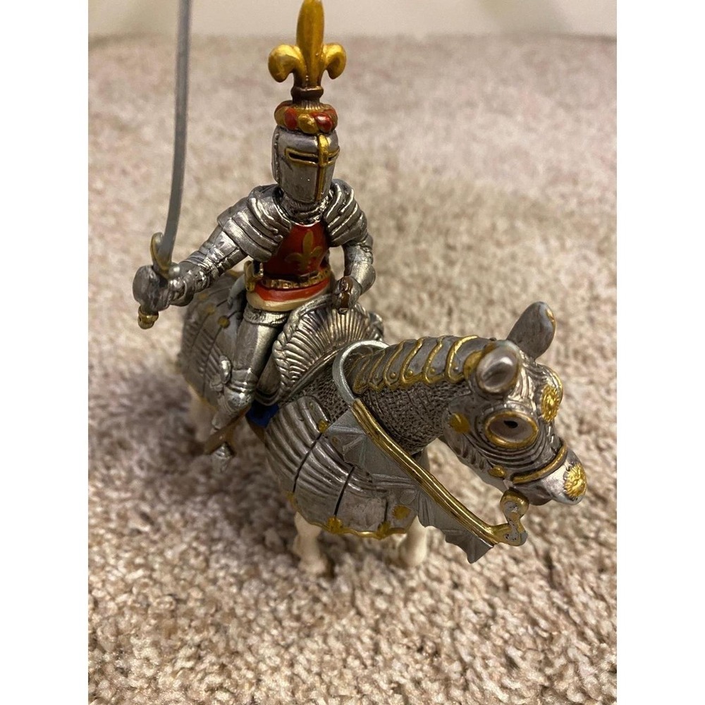 Schleich Germany Knight & Horse World Of Knights Soldier & Horse Gold Toy SKU30